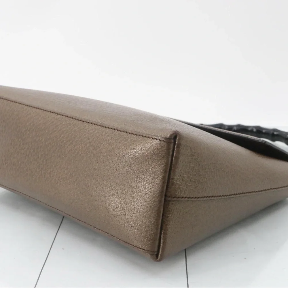 🚫SOLD🚫✨💎VINTAGE💎✨ GUCCI BAMBOO BAG
IN METALLIC CHAMPAIGNE LEATHER! - Picture 5 of 15